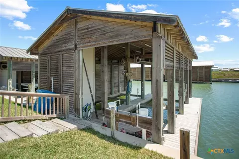 509 S 7th St, Port O'connor, TX 77982