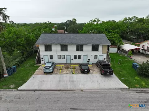 1705 Holloman Dr, Port Lavaca, TX 77979