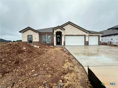 607 Golden Eagle, Salado, TX 76571