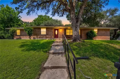 1318 Live Oak Dr, Belton, TX 76513