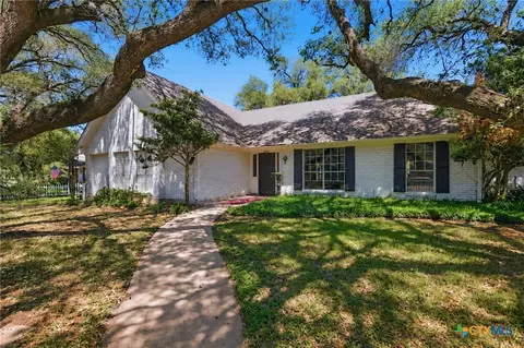 2804 E Loma Vista Ave, Victoria, TX 77901