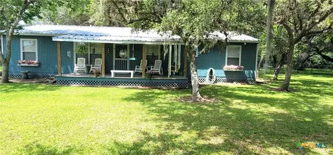 324 Wooldridge Rd, Seadrift, TX 77983