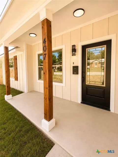 Exterior - 407 E Lamar Ave, Temple, TX 76501 photo 2 of 6