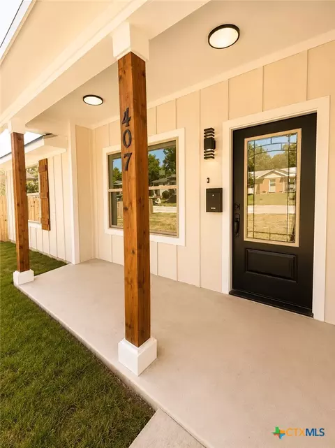 Exterior - 407 E Lamar Ave, Temple, TX 76501 photo 2 of 6
