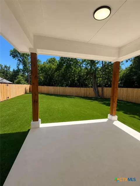 Exterior - 407 E Lamar Ave, Temple, TX 76501 photo 3 of 6