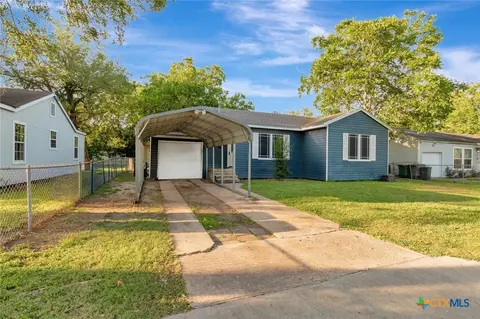 2402 E Brazos St, Victoria, TX 77901