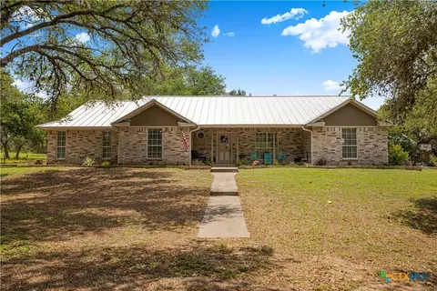 3182 Live Oak Rd, Cuero, TX 77954