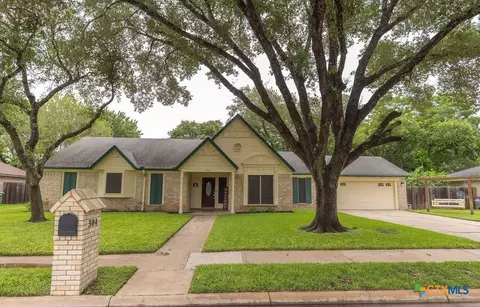 304 Bramble Bush Ln, Victoria, TX 77904