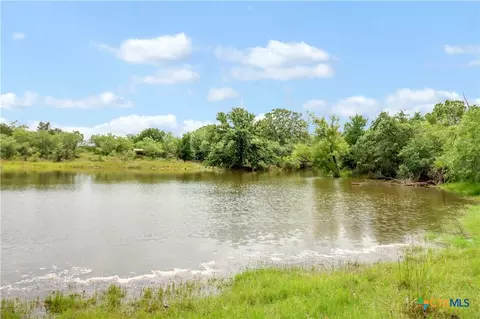 52 97ac Cross Rd, Seguin, TX 78155