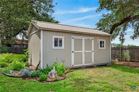 Other - 217 N Walnut Ave, Luling, TX 78648 photo 9 of 10