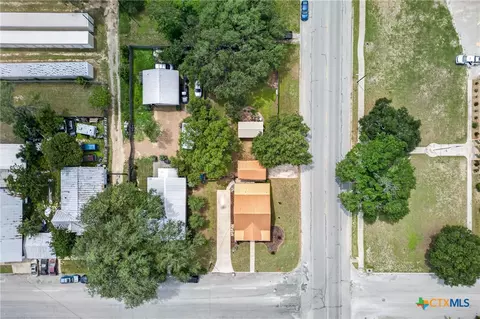 View/Area - 217 N Walnut Ave, Luling, TX 78648 photo 3 of 3