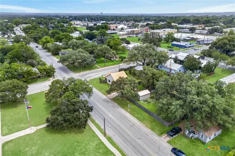 View/Area - 217 N Walnut Ave, Luling, TX 78648 photo 1 of 3