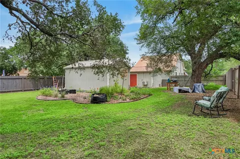 Exterior - 217 N Walnut Ave, Luling, TX 78648 photo 11 of 11