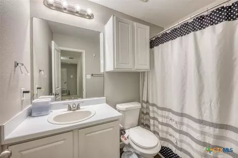 Bath - 136 Dandelion Loop, Kyle, TX 78640 photo 4 of 5