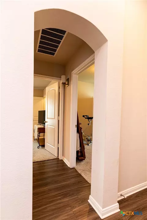 Entry Way - 903 Fallbrook Dr, Temple, TX 76502 photo 2 of 6