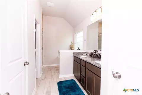 Entry Way - 903 Fallbrook Dr, Temple, TX 76502 photo 4 of 6
