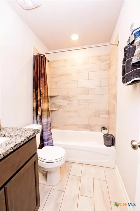 Bath - 903 Fallbrook Dr, Temple, TX 76502 photo 1 of 7