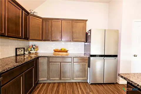 Kitchen - 903 Fallbrook Dr, Temple, TX 76502 photo 3 of 4
