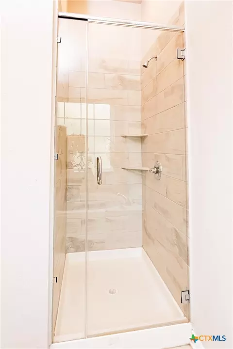 Bath - 903 Fallbrook Dr, Temple, TX 76502 photo 7 of 7