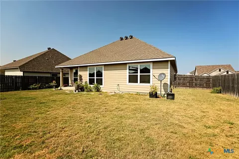 Exterior - 903 Fallbrook Dr, Temple, TX 76502 photo 5 of 7