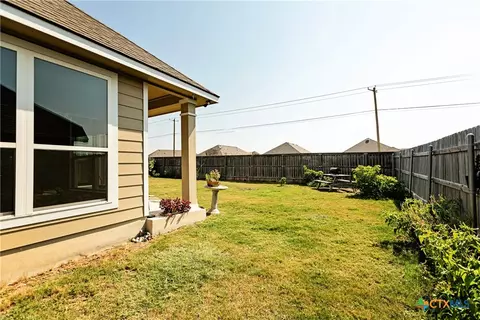 Exterior - 903 Fallbrook Dr, Temple, TX 76502 photo 6 of 7