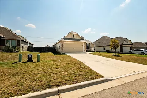 Exterior - 903 Fallbrook Dr, Temple, TX 76502 photo 2 of 7