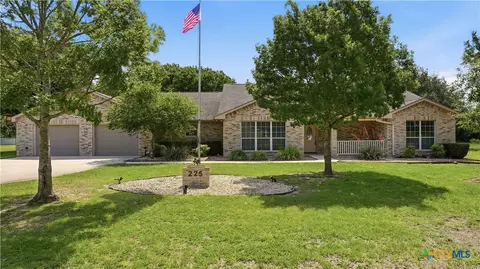 225 Deerslayer Dr, Seguin, TX 78155