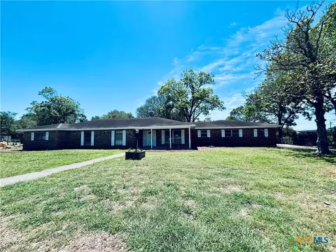 409 Yupon Ave, Victoria, TX 77901