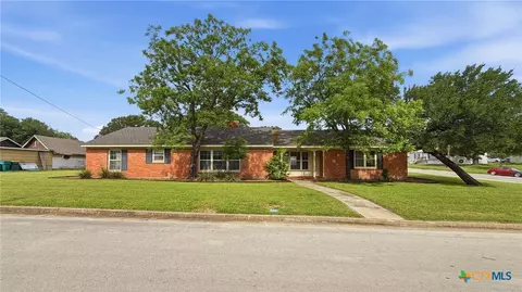 700 Park St, Gatesville, TX 76528