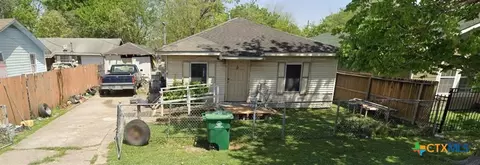 7217 Cowart St, Houston, TX 77020