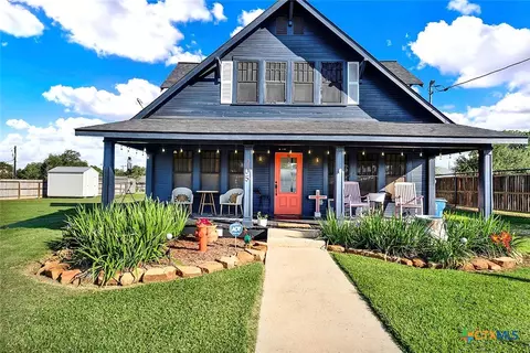 205 Brinkoeter St, Poth, TX 78147