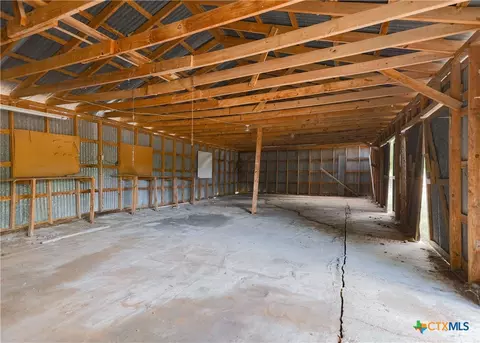 3041 Fm 671, Luling, TX 78648 photo 11