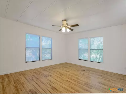 3041 Fm 671, Luling, TX 78648 photo 4