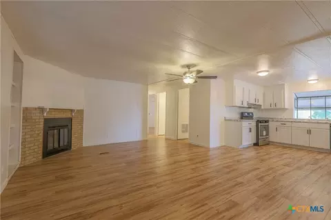 3041 Fm 671, Luling, TX 78648 photo 2