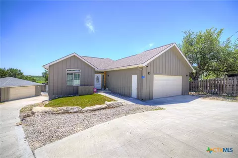 305 Lake Crest Dr, Spring Branch, TX 78070