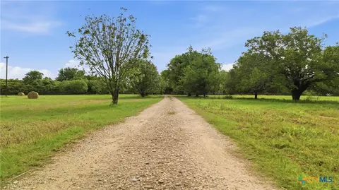 1301 Sea Willow Dr, Marion, TX 78124