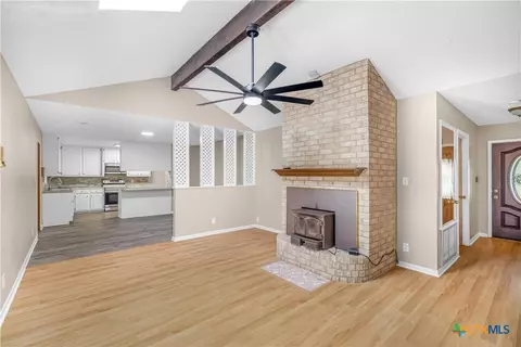 Living - 201 Sandra St, Inez, TX 77968 photo 4 of 6