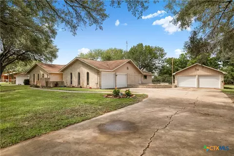Exterior - 201 Sandra St, Inez, TX 77968 photo 2 of 6