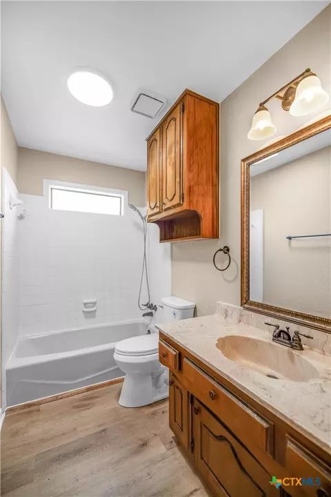 Bath - 201 Sandra St, Inez, TX 77968 photo 4 of 5