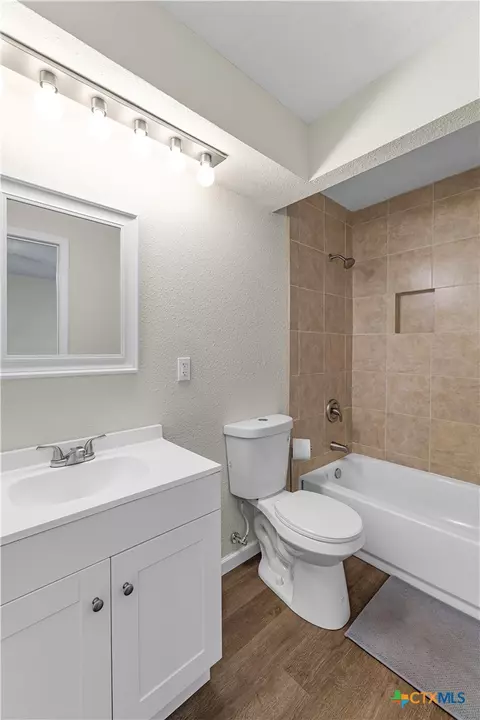 Bath - 2631 Benbow Rd, Inez, TX 77968 photo 4 of 4