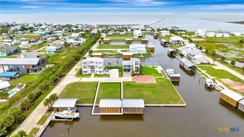4 Cerith Dr, Port O'connor, TX 77982