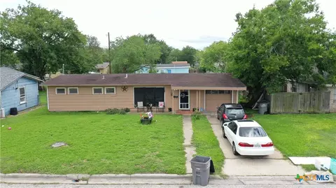 3303 Wildwood St, Victoria, TX 77901