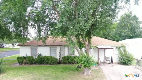 701 E Hiller St, Victoria, TX 77901