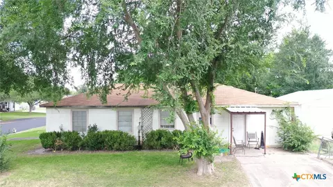 701 E Hiller St, Victoria, TX 77901