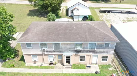 305 E River St, Victoria, TX 77901