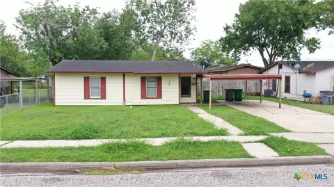 2903 Wildwood St, Victoria, TX 77901