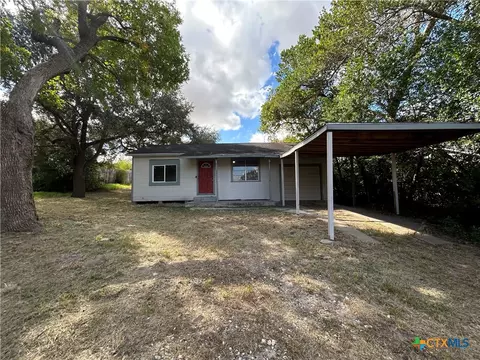 236 Hilltop Dr, Victoria, TX 77905