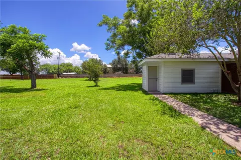 502 Cannon Rd, Victoria, TX 77904