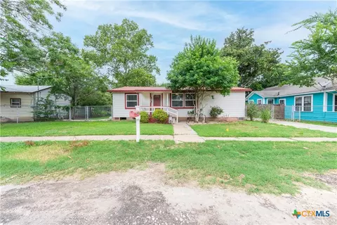 205 N Mesquite Ave, Luling, TX 78648 photo 3
