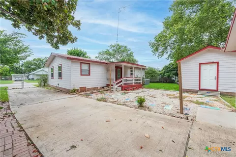 205 N Mesquite Ave, Luling, TX 78648 photo 19